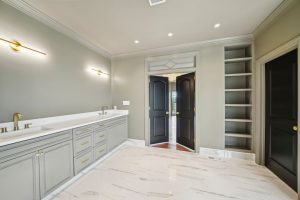 29-web-or-mls-Founders Dr-2105-029