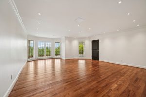37-web-or-mls-Founders Dr-2105-037